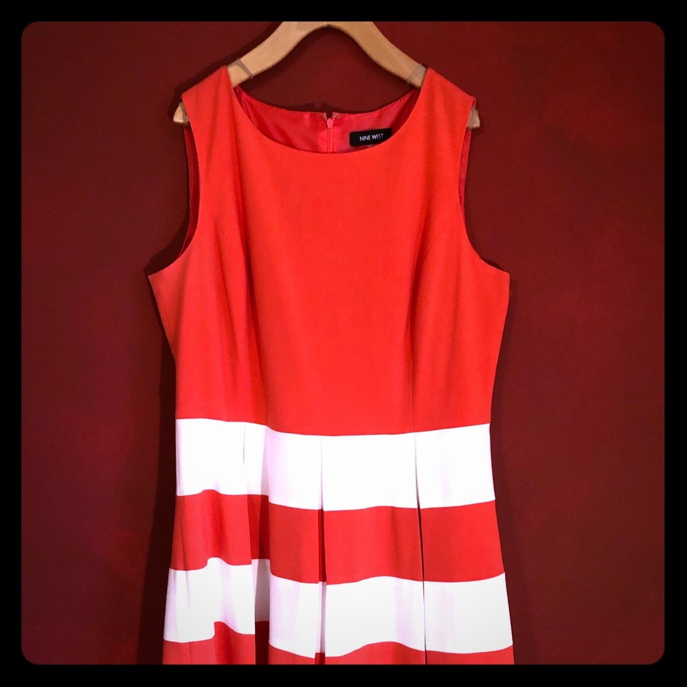 Nine West Orange and white pleated dress